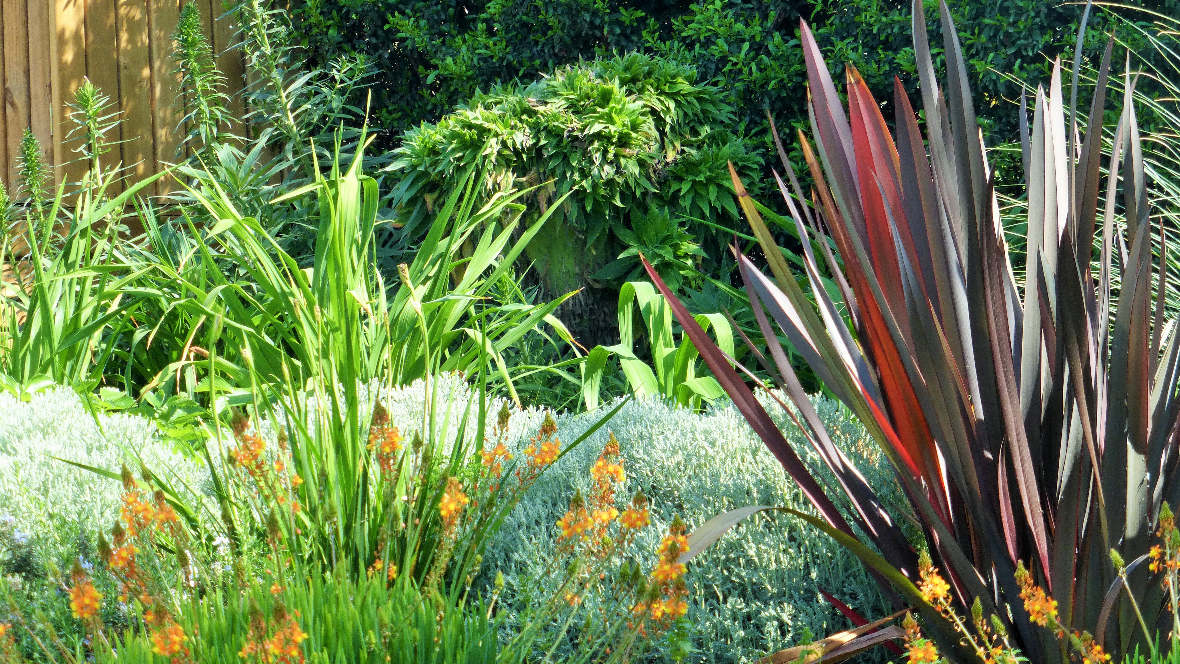 Jardín diseñado y ejecutado por EcoArt Paisajismo